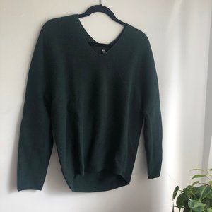 UNIQLO Green V-Neck Sweater